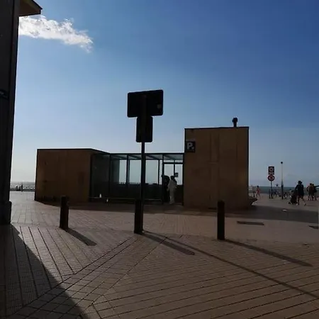 Kursaal Met Frontaal Zeezicht Остенде